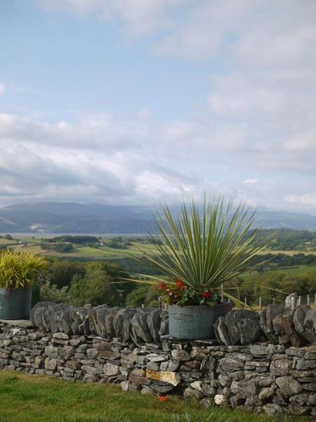 Вилла Breathtaking Views With A Hot Tub - Bwlch Cliced Tal-y-bont  Экстерьер фото