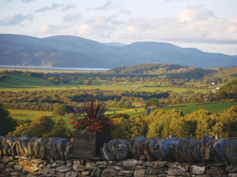 Вилла Breathtaking Views With A Hot Tub - Bwlch Cliced Tal-y-bont  Экстерьер фото